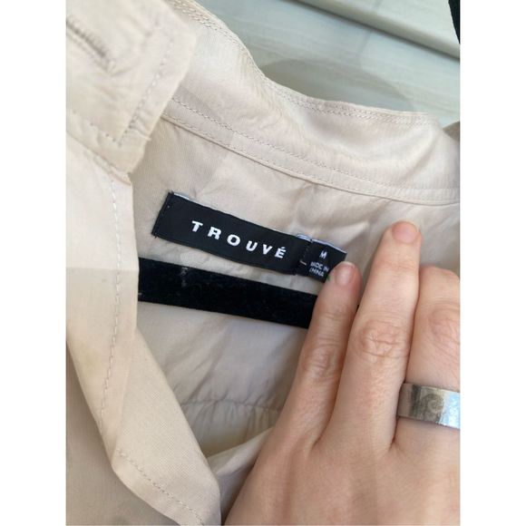 Trouve Beige Button-Down Shirt Cupra/Rayon Blouse, Women's Size Medium - Picture 4 of 11